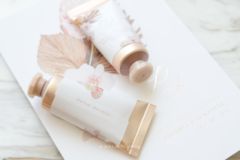 ของชำร่วย งานแต่ง ครีมทามือ แฮนด์ครีม